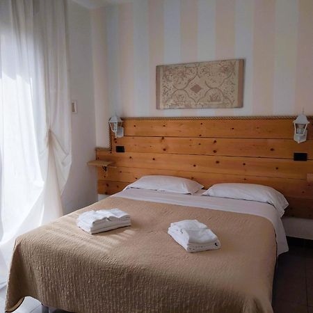 Hotel Garisenda -B&B&Brunch in centro a Riccione- Esterno foto