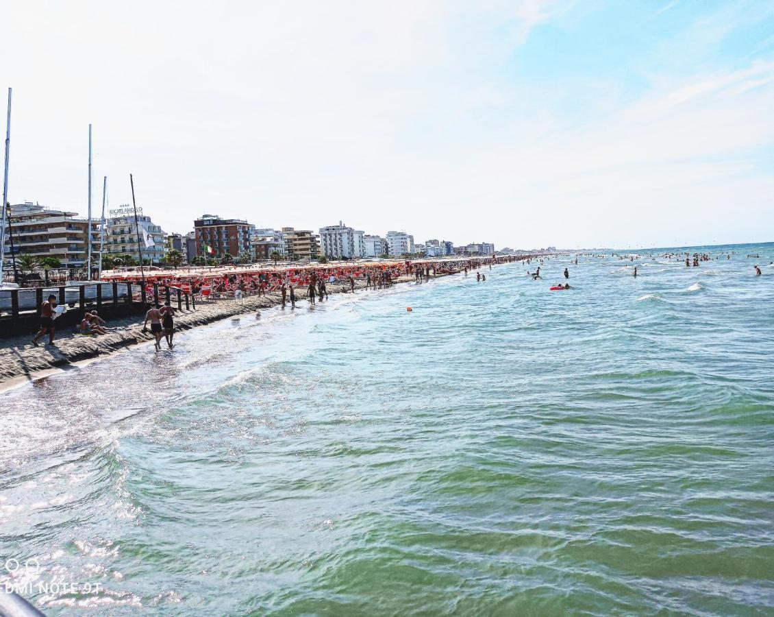 Hotel Garisenda -B&B&Brunch in centro a Riccione- Esterno foto