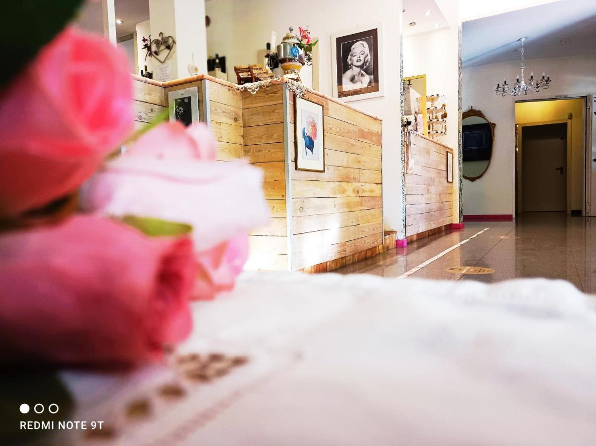 Hotel Garisenda -B&B&Brunch in centro a Riccione- Esterno foto