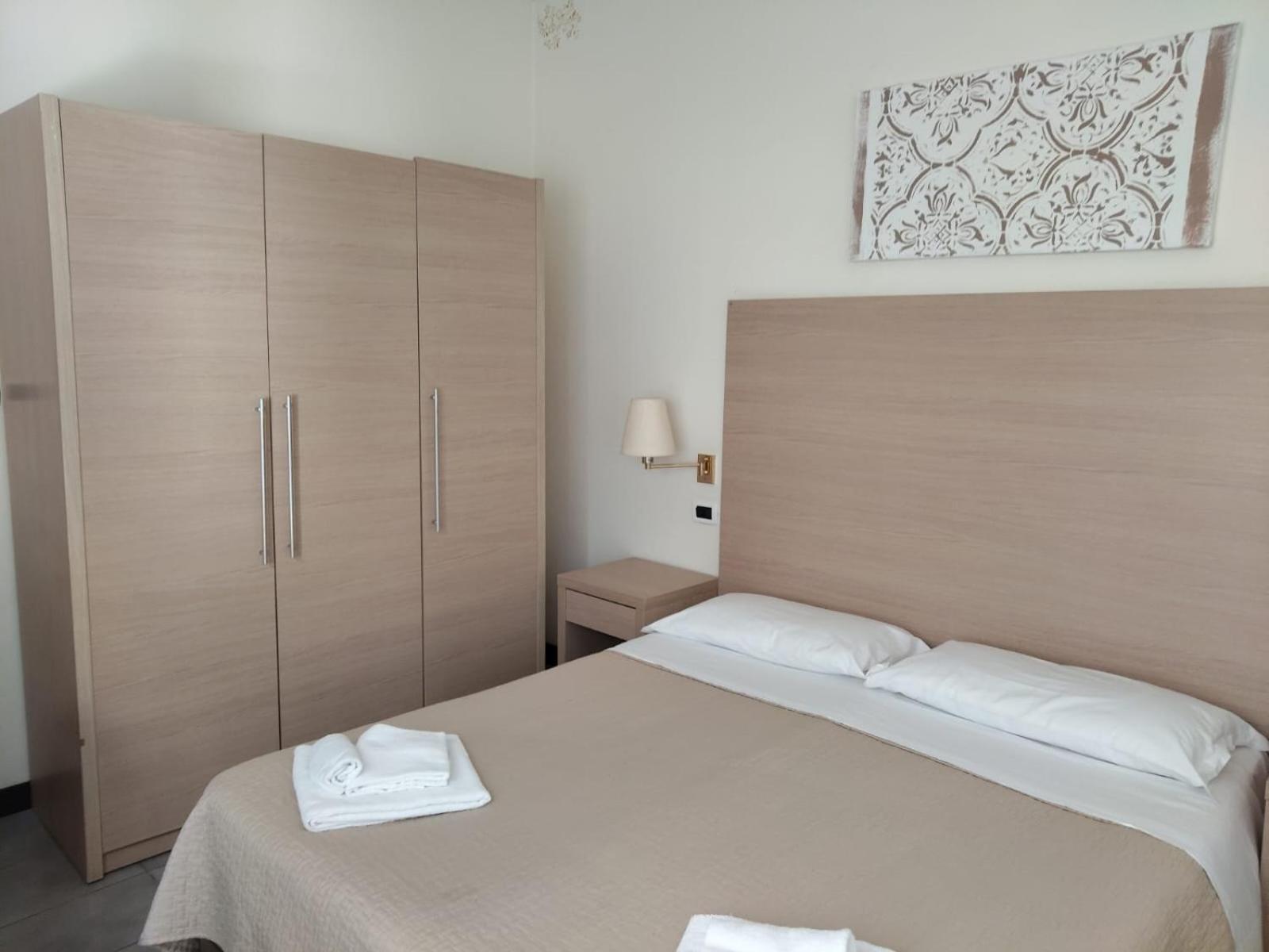 Hotel Garisenda -B&B&Brunch in centro a Riccione- Esterno foto