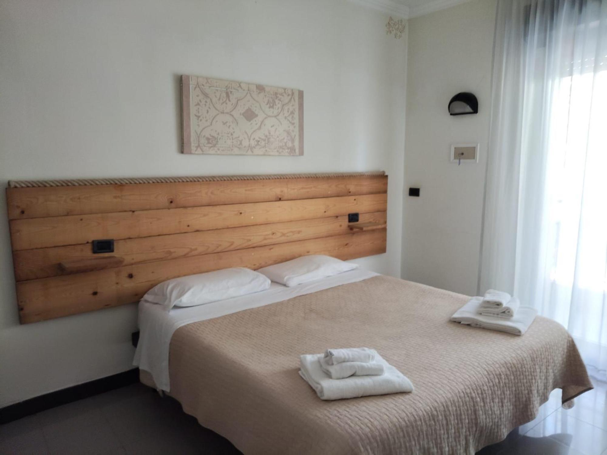 Hotel Garisenda -B&B&Brunch in centro a Riccione- Esterno foto