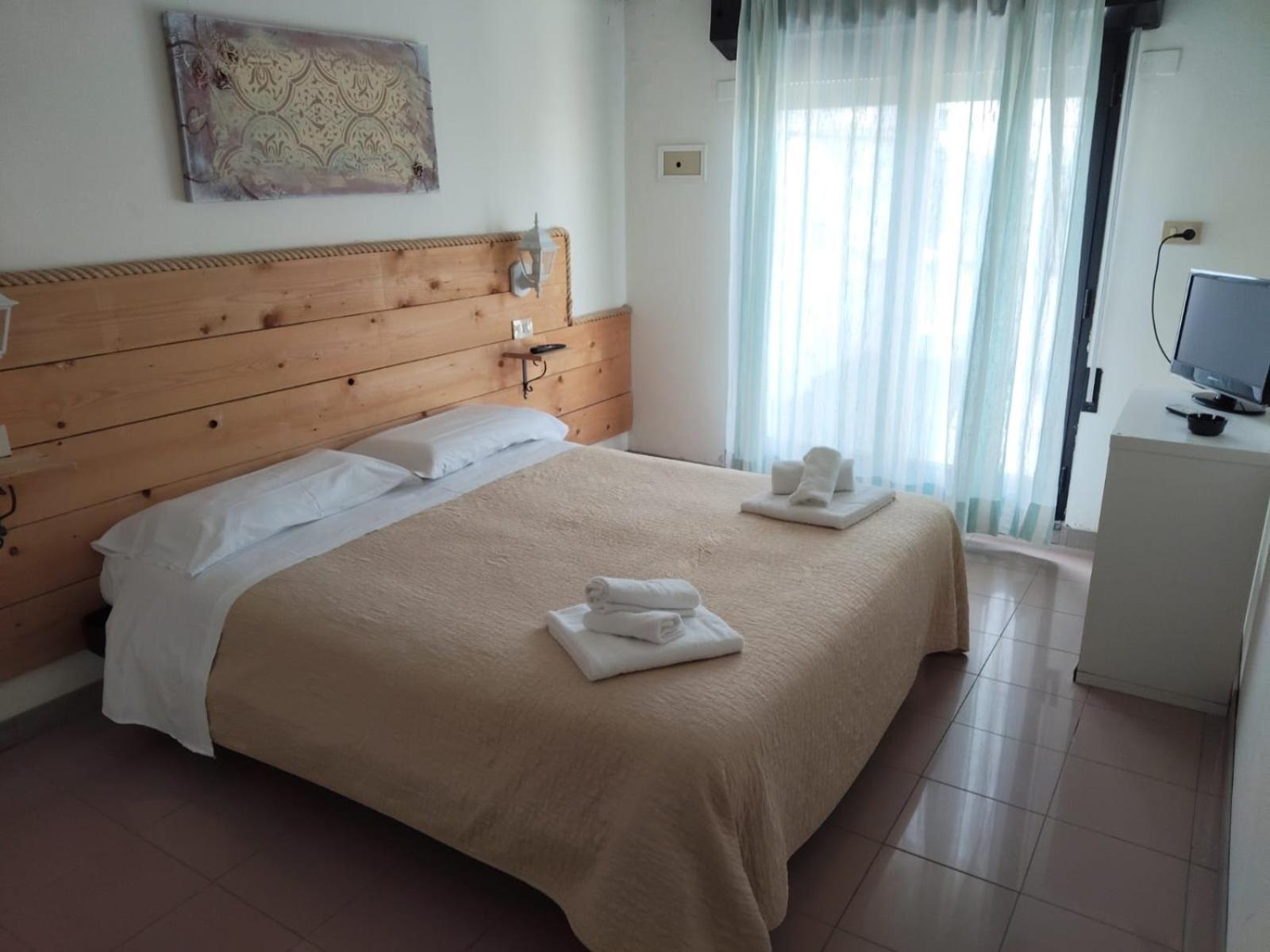 Hotel Garisenda -B&B&Brunch in centro a Riccione- Esterno foto
