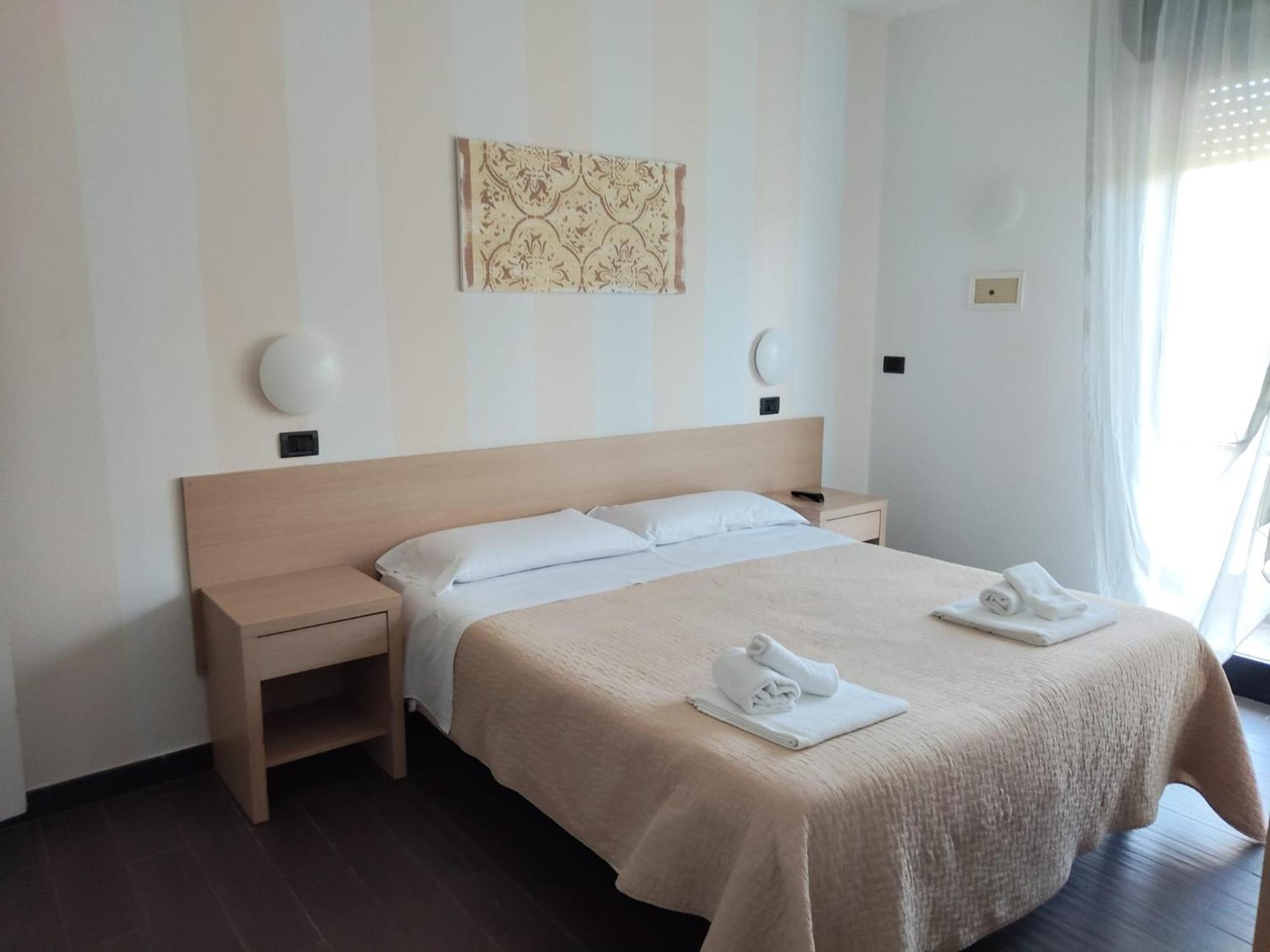 Hotel Garisenda -B&B&Brunch in centro a Riccione- Esterno foto
