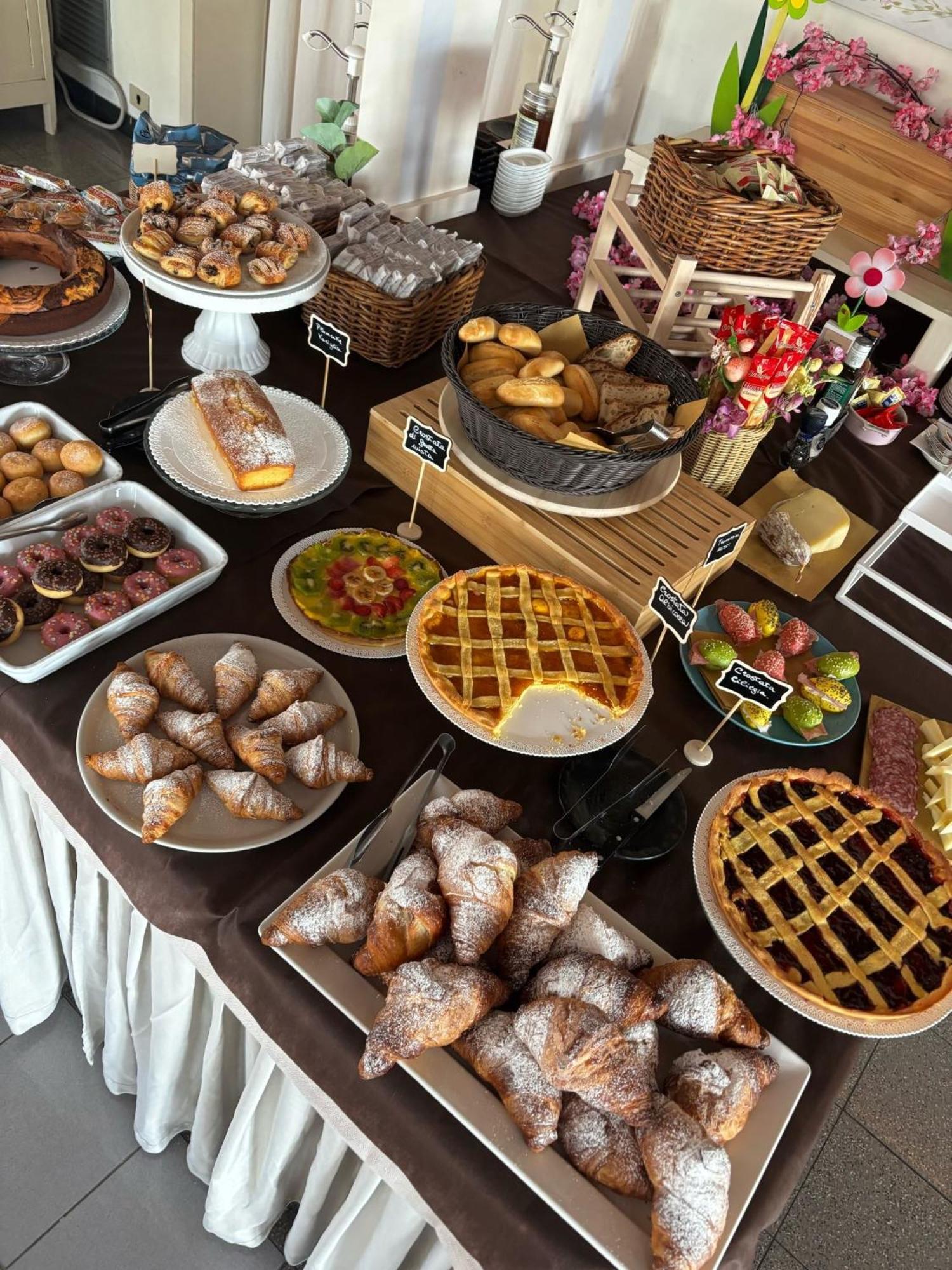 Hotel Garisenda -B&B&Brunch in centro a Riccione- Esterno foto