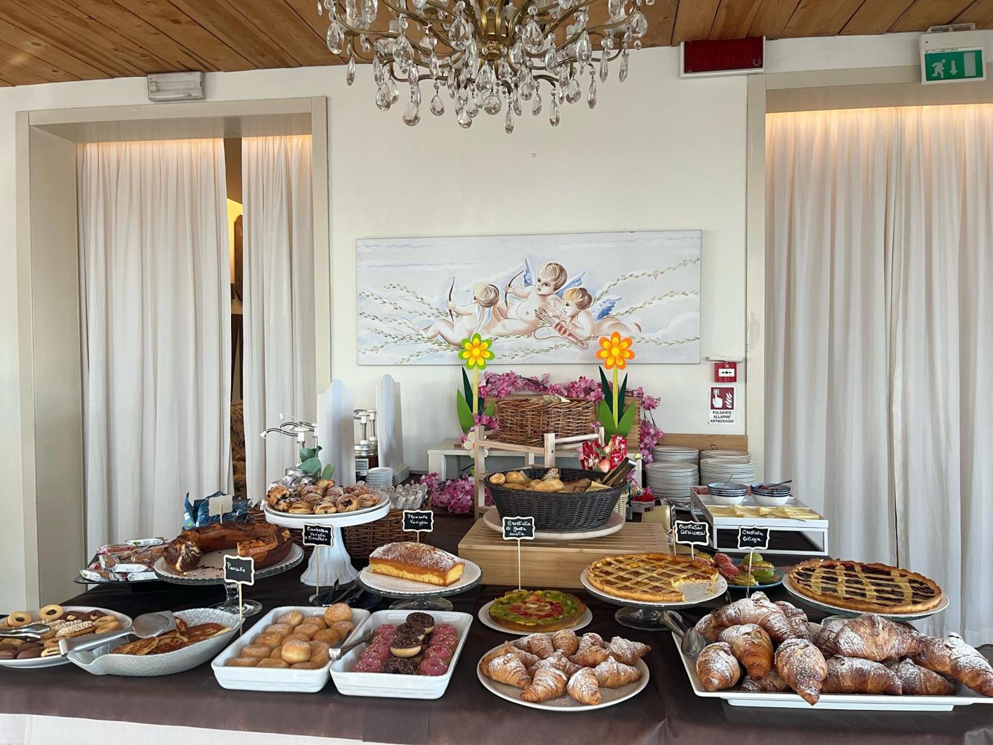 Hotel Garisenda -B&B&Brunch in centro a Riccione- Esterno foto