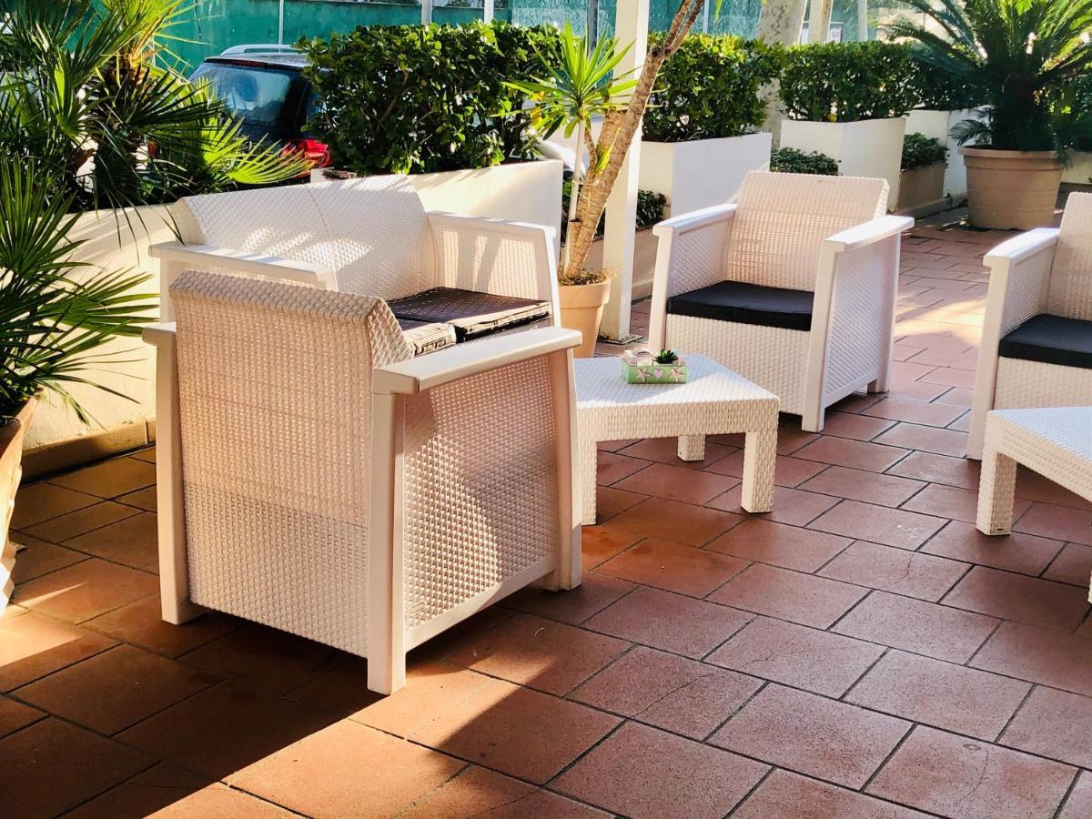Hotel Garisenda -B&B&Brunch in centro a Riccione- Esterno foto