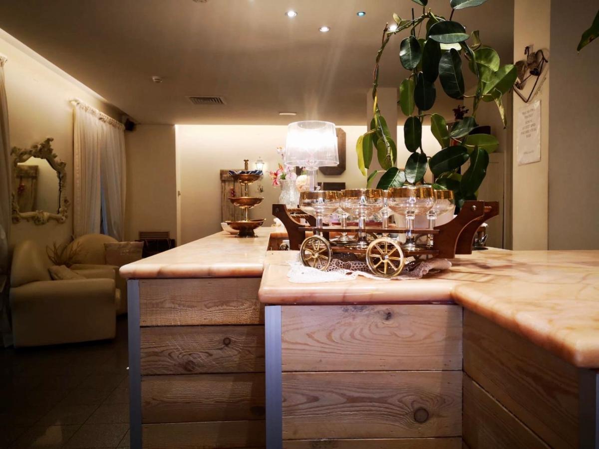 Hotel Garisenda -B&B&Brunch in centro a Riccione- Esterno foto