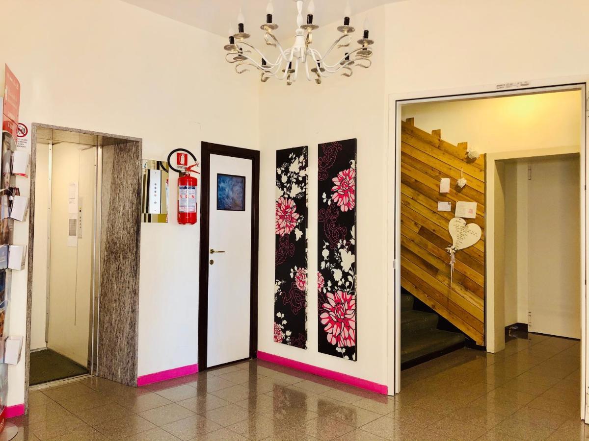 Hotel Garisenda -B&B&Brunch in centro a Riccione- Esterno foto